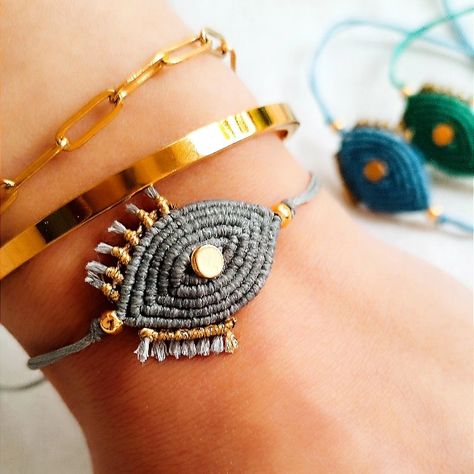 Evil eye macramé bracelet ✨ Macrame Evil Eye Bracelet, Diy Friendship Bracelets Easy, Macrame Jewellery, Friendship Bracelets Easy, Bracelet Macrame, Art Painting Tools, Friendship Bracelets Diy, Macrame Bracelet, Macrame Tutorial