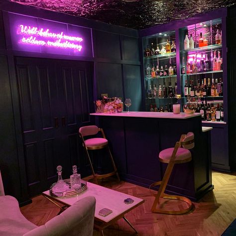 Bar Lounge Room, Bar Shed, Home Bar Rooms, Diy Home Bar, Home Bar Ideas, Bar Inspiration, Babe Cave, Home Bar Designs, Woman Cave