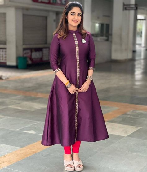 Malavika Wales Traditional Festive Outfits And Looks Malavika Wales, Silk Kurti Designs, Festive Outfits, Long Gown Design, Simple Frocks, Churidar Designs, Simple Kurta Designs, Designer Kurti Patterns, Simple Kurti Designs