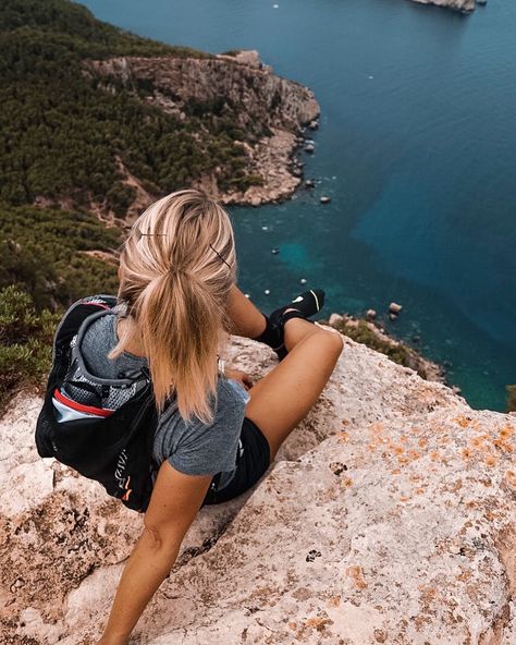 Hiking Photography, Adventure Aesthetic, Travel Inspo, Go Outside, Adventure Awaits, Nature Travel, Trail Running, Happy Places, The Great Outdoors