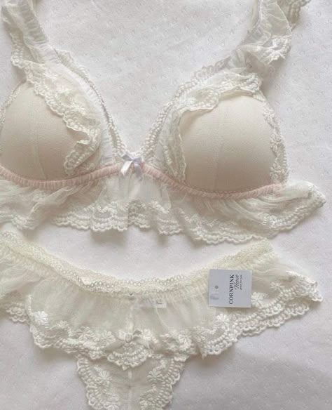 Hyperfeminine Clothes, Cute Lingerie Sets Outfits Aesthetic, Lingerie Coquette Style, Coquette Lingerie Sets Aesthetic, Lace Bra Outfit Aesthetic, Coquette Bras, Coquettecore Aesthetic, Lingerie Coquette, Coquette Lingerie