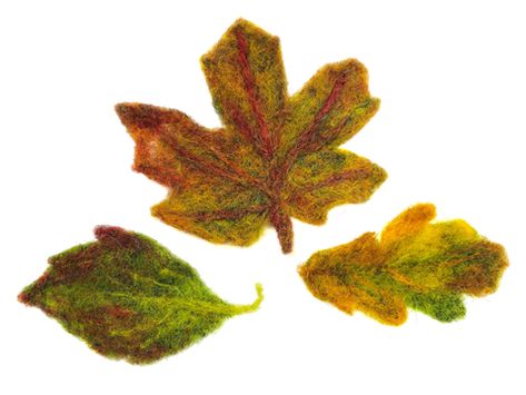 Needle Felted Leaves, Felted Leaves, Water Soluble Paper, Felting Needles, Felting Ideas, Real Leaf, Felt Beads, Felt Leaves, Dryer Balls