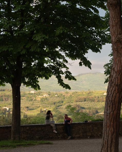 Snapshots from Arezzo, Italy 🏰 A small, beautiful hilltop town in Tuscany. We popped in for the evening and had one of our favourite meals of the trip at Trattoria Il Saraceno, a rustic restaurant with a dessert trolly (obviously had another tiramisu) #italy #tuscany #arezzo Small Italian Town, Rural Italy, Vernazza Italy, Arezzo Italy, Italy Restaurant, 5 Year Plan, Rustic Restaurant, Italy Tuscany, Year Plan