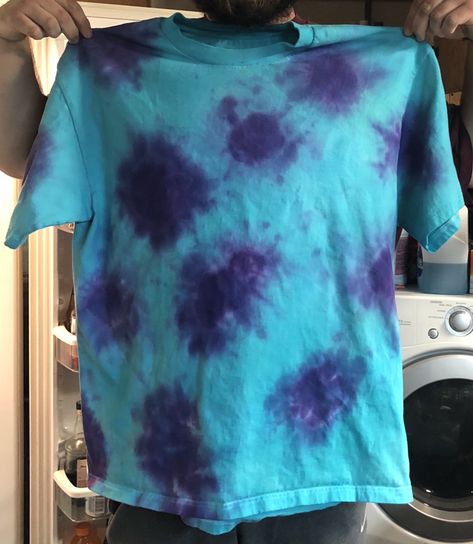 I tie-dyed this shirt for my boyfriends Halloween costume, we went as sully and boo Sully Costume Diy, Sully Halloween Costume, Sully And Boo Costume, Monsters Inc Costume Diy, Monsters Inc Halloween Costumes, Sulley Costume, Monsters Inc Halloween, Sully Costume, Sully And Boo