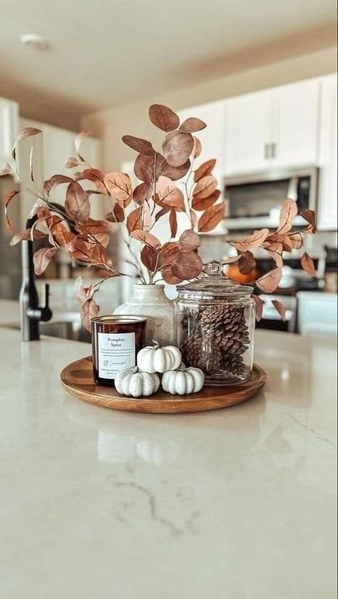 Fall Decor With House Plants, Fall Inspo Home Decor, Fresh Fall Decor Ideas, Stylish Fall Decor, Kitchen Bar Fall Decor, Fall Decor Restaurant, Simple Fall Living Room Decor, Fall Simple Decor, Halloween And Fall Decor