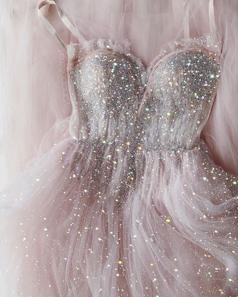 Glittery Wedding Dresses, Glittery Wedding Dress, Glittery Wedding, Glitter Wedding Dress, Sell Dresses, Potter Art, Fantasy Gowns, Contemporary Wedding, Glitter Wedding