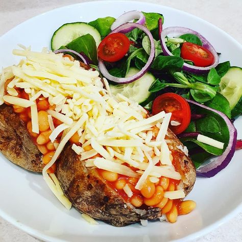 Sarah SW on Instagram: “🥔🧀CHEESY BEAN JACKET POTATO🥔🧀 • • Quick tea, jacket potatoes with cheese and beans (hex) with salad. Love a jacket potato ❤🥗 • •…” Jacket Potato And Beans, Jack Potato, Potatoes With Cheese, Jacket Potatoes, Jacket Potato, Cheese Potatoes, A Jacket, Recipe Collection, Potato Recipes