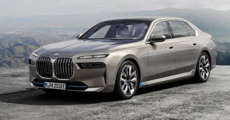 BMW's luxurious flagship sedan is now available with a 536-hp electric powertrain and a 32-inch Theater Screen in the roof. Bmw Electric Car, Bmw I7, Bmw Car Models, Bmw Electric, Bmw 740i, Bmw Price, Luxury Car Brands, Bmw X7, Bmw I3