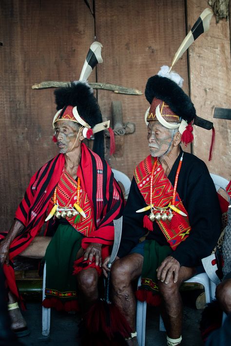 Konyak Naga Men in Traditional Clothes. Nagaland NE india. The last head hunters, konyak tribe warrior on Behance Konyak Naga, Men In Traditional, Indigenous Style, Fashion In India, Multi Cultural, Head Hunter, Fashion Textiles, Men Tattoos, Indigenous Tribes