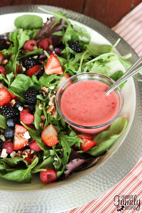 Nuts About Berries Salad Nuts About Berries Salad Zupas, Nuts About Berries Salad, Berries Salad, Cabin Food, Spring Mix Salad, Green Salads, Super Salads, Recipe Salad, Berry Salad