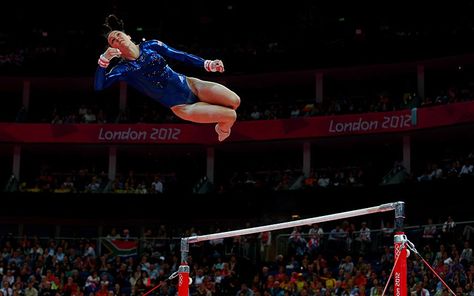 Elizabeth Tweddle of Great Britain performs on the uneven bars in the  Gymnastics Women's Team final. Olympics Gymnastics, Gymnastics Facts, Gymnastics Events, Gymnastics Images, London 2012 Olympics, Uneven Bars, 2012 Olympics, Amazing Gymnastics, Gymnastics Poses