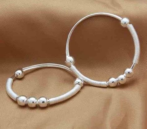 Silver Baby Bangles Silver Jwellary, Baby Jewelry Gold, Silver Anklets Designs, Kids Gold Jewelry, Grandmother Jewelry, Baby Bangles, Bangles Gold, Bangles Jewelry Designs, Baby Jewelry