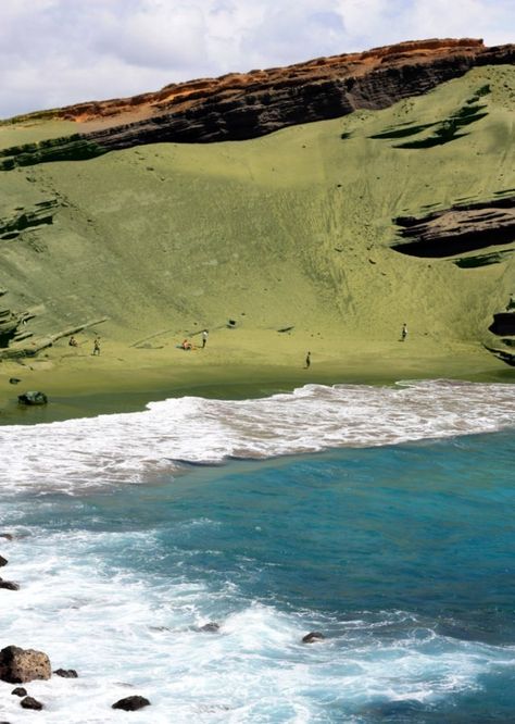 There are only two green sand beaches in the world. Here is one of them: Papakolea, Hawaii Green Sand Beach, South Point, Green Sand, Unique Beach, Big Island Hawaii, Hawaii Beaches, Beaches In The World, Hawaii Island, Hawaii Vacation