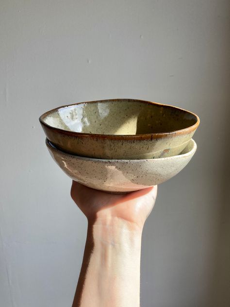 Lightweight stoneware bowl with super durable restaurant grade glaze. Scratch and stain resistant. Microwave and dishwasher safe. Each bowl is hand built and will have slight variations. Bowls ~6in. Wide and 2in. high Heath Ceramics, Face Planters, Keramik Design, Stoneware Bowl, Terracotta Planter, Pinch Pots, Ceramics Pottery Art, Bowl Designs, Cereal Bowl