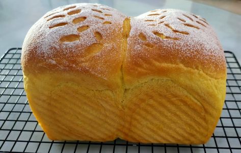 Pumpkin Buns Recipe, Pumpkin Yeast Bread Recipe, Pumpkin Yeast Bread, Pumpkin Milk, Country Desserts, Asian Bread, Milk Bread Recipe, Pumpkin Loaf, Easy Recipes For Breakfast