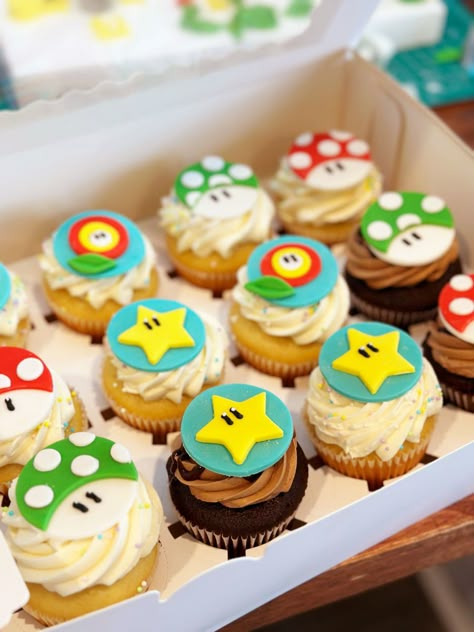 Super Mario Birthday Cupcakes, Mario Theme Cupcakes, Mario Bros Treats, Mario Brothers Cupcakes, Super Mario Bros Cupcakes, Mario Cupcake Ideas, Mario Birthday Cupcakes, Cupcakes Mario Bros, Mario Bros Cupcakes