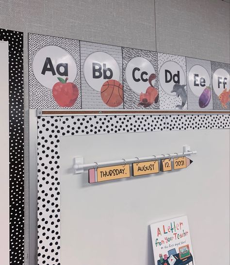 Magnetic Date Classroom, Classroom Date Display Flip Diy, Magnetic Rod Calendar Classroom, Magnetic Flip Calendar Classroom, Date Display Classroom, Magnetic Calendar Classroom, Classroom Flip Calendar Ideas, Calendar Area Classroom, Pencil Flip Calendar