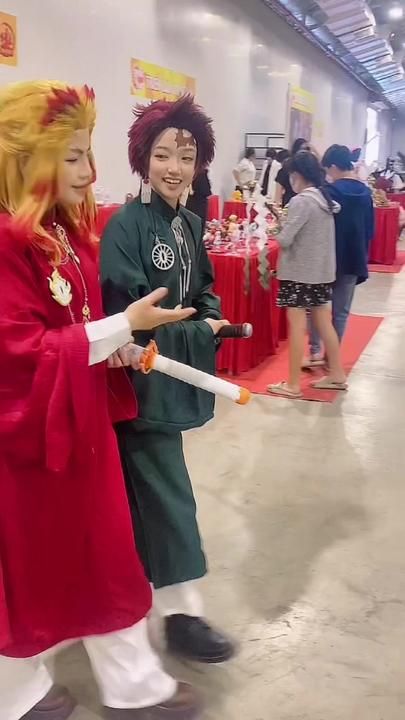 Persian Dress, Funny Cosplay, Funny Nerd, Snk Cosplay, Slayer Meme, Recent Anime, Anime Funny Moments, Naruto Boruto, Cosplay Tutorial