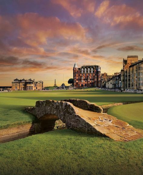 Simply Scotland on Instagram: “Anybody like or play golf? ⛳️ The old course in St Andrews by @stuartmckay81 Don’t forget to follow @simply.scotland Share your adventures…” Golf Giveaways, Day Trips From Edinburgh, Golf Practice Net, St Andrews Golf, Golf Course Photography, St Andrews Scotland, Top Golf Courses, Famous Golf Courses, Golf Vacations