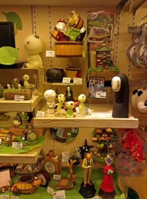 Studio Ghibli Toys, Ghibli Toys, Arte Van Gogh, Anime Room, Studio Ghibli Art, Ghibli Movies, Ghibli Art, My Neighbor Totoro, Hayao Miyazaki