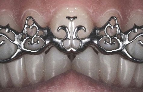 Tooth Gem, Teeth Jewelry, Ex Machina, Mode Inspo, Body Mods, Jewelry Inspo, Piercing Jewelry, Cute Jewelry, Aesthetic Pictures