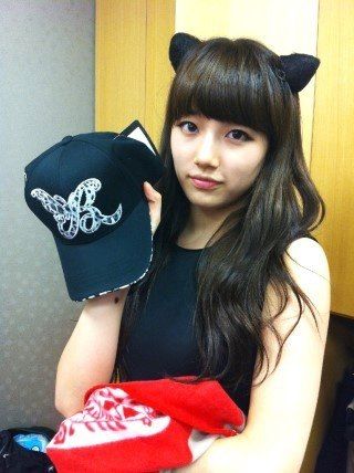 Miss A Kpop, Cat Ears Girl, Miss A Suzy, Orange Caramel, Bae Suzy, Cat Ear, Korean Music, Girl Blog, Korean Idol