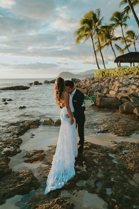 Experience the enchantment of Lanikuhonua, Oahu's premier wedding venue, through the lens of Masha Sakhno Photo! :sparkles::camera_with_flash: As a destination wedding photographer, I'll capture your love story amidst breathtaking scenery, creating timeless memories of your special day. Lanikuhonua Wedding, Oahu Wedding Venues, Honolulu Wedding, Wedding Dress Illustrations, Tropical Wedding Inspiration, Wedding Venues Hawaii, Wedding Dress Sketches, Hawaii Destination Wedding, Oahu Wedding