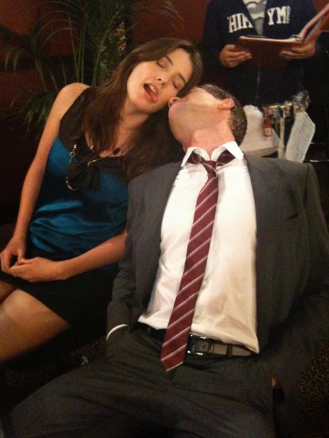 Cobie & Neil between takes <3 Barney And Robin, Robin Scherbatsky, How Met Your Mother, Kaptan Jack Sparrow, Barney Stinson, Ted Mosby, Neil Patrick, Seth Macfarlane, How I Met Your Mother