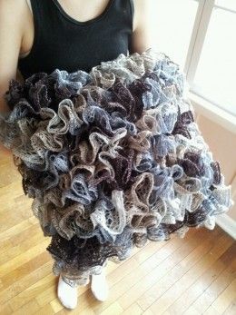 Knit & crochet pillows, skirts, scarves.....even has directions on using your fingers instead of hooks.....trying for baby blanket, will see if I can pull it off! Ruffle Yarn Projects, Sashay Yarn Projects, Sashay Crochet, Ruffle Yarn, Sashay Yarn, Crochet Ruffle Scarf, Baby Red, Crochet Ruffle, Crochet Pillows