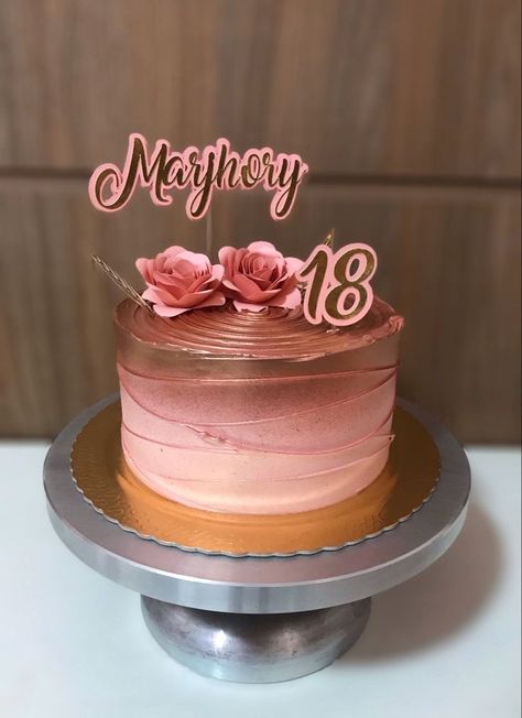 50th Birthday Table Decorations, 21st Birthday Cake For Girls, Birthday Party Decorations For Adults, Rose Gold Cake, Birthday Cake With Flowers, Simple Cake Designs, 18th Birthday Cake, Heart Shaped Cakes, 21st Birthday Cake