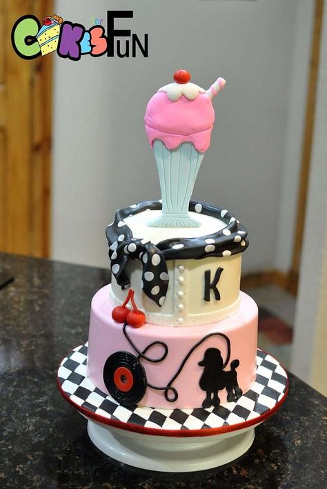 50s Cake, Interesting Cakes, 50s Rock And Roll, Rockabilly Party, Diner Party, Teen Cakes, 50s Diner, Rock N Roll Wedding, S Cake