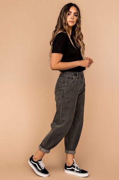 Jean Fits, Mom Jeans Style, Jean Outfit, Mom Jeans Outfit, Jeans Outfit Women, Moda Jeans, Jeans Mom, Mom Jean, Loose Jeans