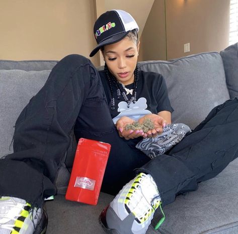 coi leray Coo Leray, Coi Leray Outfits, Coi Leray Aesthetic, Tomboyish Outfits, Funny Love Pictures, Coi Leray, Outfit Inso, Gangster Girl, Black Girls With Tattoos