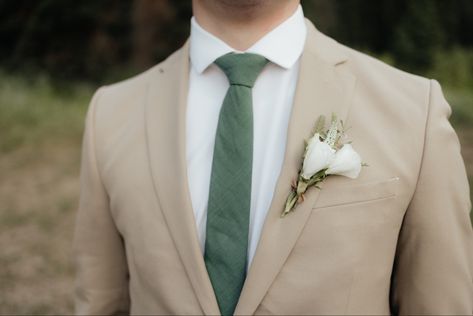 Tan Tux Green Tie, Suits To Go With Sage Green, Tuxedo With Sage Green Tie, Khaki Suit With Sage Green, Tan Green And White Wedding, Tan Tuxes Wedding, Tan Suit Sage Tie, Khaki Suit Green Tie, Eucalyptus Wedding Men Suit