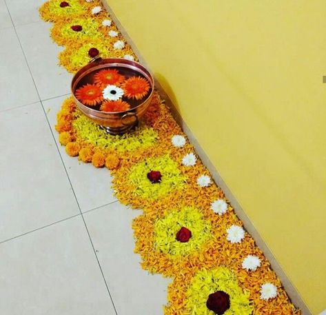 Makarsankranti Decoration Ideas, Diwali Decoration Lights, Flower Rangoli Designs, Simple Flower Rangoli, Rangoli Designs Simple Diwali, Diy Floral Decor, Rangoli Simple, Janmashtami Decoration, Diwali Decoration Items