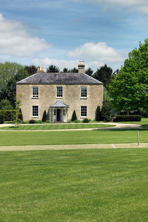 Georgian House, Country House Design, Georgian Architecture, Country House Interior, Home Exterior, Georgian Homes, Guest Cottage, Terraria, English House