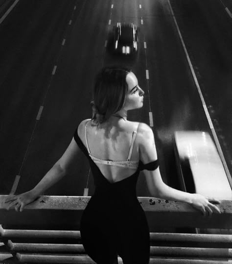 Bridge Photography Poses Women, Bridge Photography Poses, Bridge Photoshoot, Street Photography Model, Street Fashion Photoshoot, Under Bridge, Girl In Paris, Night Shoot, City Shoot