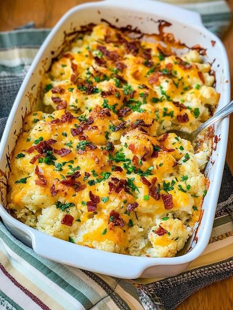 Keto Loaded Cauliflower Casserole Loaded Casserole, Keto Recipes With Bacon, Recipes With Bacon, Food Casseroles, Braised Chicken Breast, Cauliflower Casserole Recipes, Healthy Casserole, Loaded Cauliflower Casserole, Loaded Cauliflower