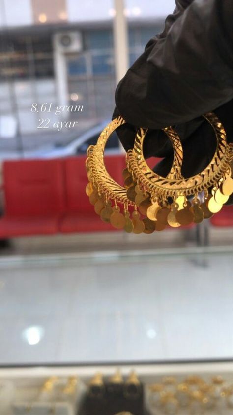 Gold Neckles, Indian Gold Necklace Designs, Rajputi Jewellery, New Gold Jewellery Designs, Gold Bridal Jewellery Sets, Fine Gold Jewelry, Silver Necklaces Women, Gold Bride Jewelry, Indian Jewelry Sets