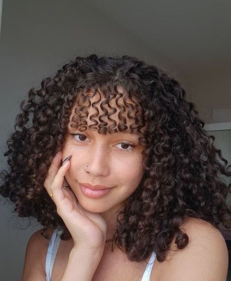 3b Curly Bangs, High Buns, Curly Hair Fringe, 3b Hair, Haircut 2023, Short Curly Hairstyles, Mixed Curly Hair, Curly Hair Drawing, Short Curly Haircuts