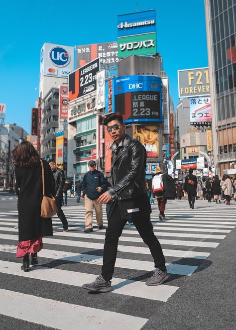 Japan Outfit Ideas Spring Men, Shibuya Photoshoot, Shibuya Sky Pose, Japan Picture Ideas, Tokyo Photo Ideas, Japan Fashion Summer, Tokyo Photoshoot, Photo Japon, Shibuya Sky