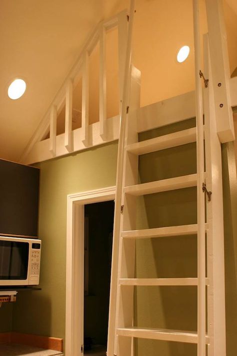 sleeping-loft-in-tiny-house-mulfinger  There are rails on the ladder. Loft Stairs Ideas, House Ladder, Loft Railing, Cabin Loft, Tiny House Stairs, House Staircase, Loft Stairs, House Pictures, Tiny House Loft