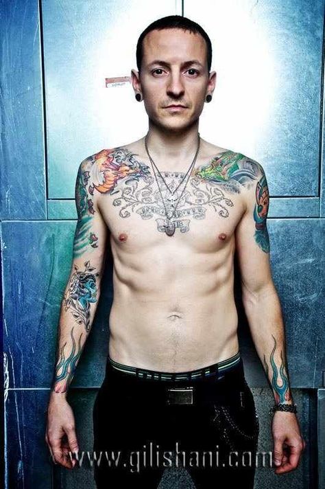 Chester Bennington Chester Bennington Tattoo, Ankle Tattoo For Girl, Linking Park, The Karate Kid, Charles Bennington, Linkin Park Chester, C Tattoo, Mike Shinoda, Chester Bennington