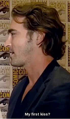 Lee Pace Kiss, Lee Pace Thranduil, Detective Shows, Elven King, Lee Pace, Thranduil, Hot Actors, The Twilight Saga, Musical Movies