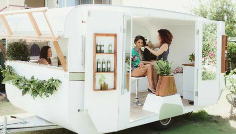 Mobile Hair Salon Van, Salon Caravan, Nail Salon Ideas, Mobile Hair Salon, Mobile Beauty Salon, Dream Spa, Beauty Van, Mobile Spa, Home Hair Salons