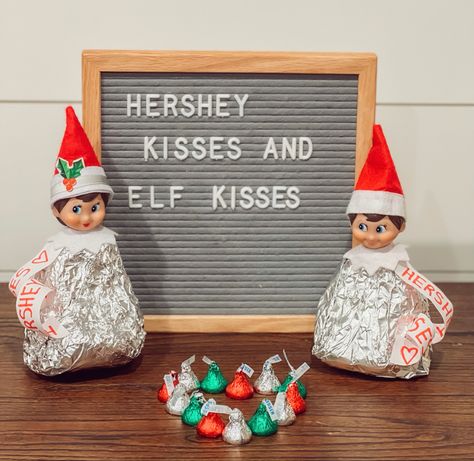 Elf Hersey Kiss, Hershey Kiss Elf On Shelf, Elf On The Shelf Hershey Kisses, Elf 2023, Hersey Kisses, Awesome Elf On The Shelf Ideas, Elf Ideas, Hershey Kisses, Shelf Ideas