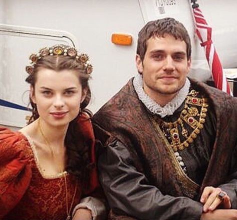 Henry Cavill and Rebekah Wainwright behind the scenes of showtime's The Tudors. Henry Cavill Tudors, Henry Cavill Movies, Jeremy Northam, Tudor Series, Charles Brandon, Henry Cavill News, Sarah Bolger, Tudor Dynasty, The Tudors