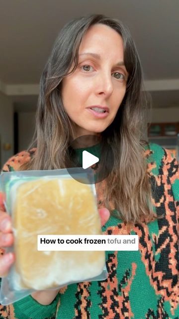 Vegan Plan on Instagram: ""GET The Complete Plant Based Cookbook - Over 200+ Delicious Vegan Recipes Including 30-day Meal Plans" =>> LINK IN BIO 🔗 @vegan.planvn  How To Cook Frozen Tofu  By @Cookingforpeanuts  Ingredients 14 to 16 ounces extra firm tofu or super firm tofu 2 tablespoons tamari or soy sauce (preferably reduced sodium) 1 teaspoon garlic powder 1 ½ tablespoons nutritional yeast or 2 teaspoons arrowroot powder 1 tablespoon olive oil or avocado oil (or 1 tablespoon of additional tamari or soy sauce) Optional for serving: Best Chipotle Sauce  Instructions Freeze: Place the block of tofu in the freezer. When ready to use, remove the tofu form the freezer. Remove the packaging. Boil: Bring a medium saucepan of water to boil. Slip the tofu into the boiling water and simmer over me Frozen Tofu Recipe, Food Pescatarian, Frozen Tofu, Firm Tofu Recipes, Tofu Protein, Vegetarian Eating, Vegan Plan, Famous Recipes, Vegan Style