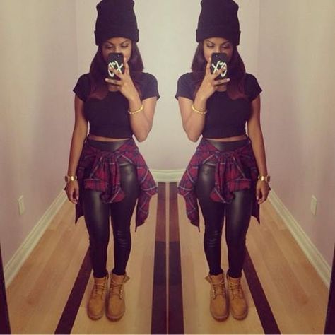 Concert Outfit Hip Hop, Outfit Hip Hop, Taking A Selfie, Red Flannel, Wearing Black, Concert Outfit, A Woman, Hip Hop, Leggings