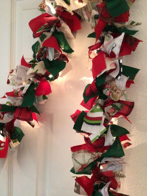 Fabric Garland Christmas, Christmas Rag Garland, Rag Garland, Flag Garland, Fabric Garland, Christmas Flag, Garland Christmas, Lights Christmas, Traditional Fabric